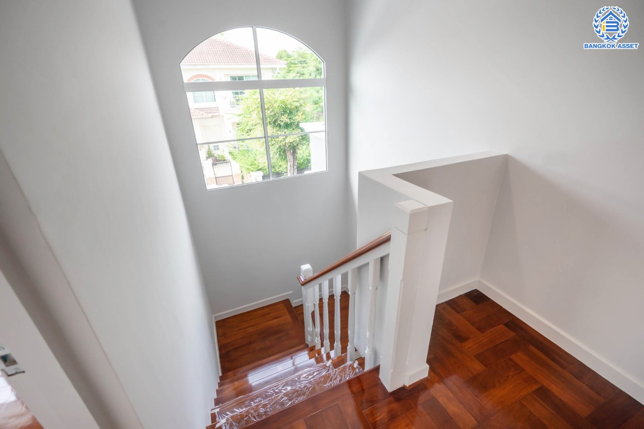 บ้านมือสองตกแต่งใหม่ แบรนด์ LH ม.มัณฑนา พุทธมณฑล-ปิ่นเกล้า หลังมุม เนื้อที่ 66.7 ตร.ว. ฟังก์ชันจัดเต็ม 3 ห้องนอน 3 ห้องน้ำ จอดรถได้ 2 คัน Facilities ครบครัน! บนทำเลดีที่สุด ใกล้ทางคู่ขนานลอยฟ้าบรมราชชนนี เชื่อมต่อถนนหลักหลายเส้นสาย, ม.มหิดล, เซ็นทรัลศาลายา ฯลฯ